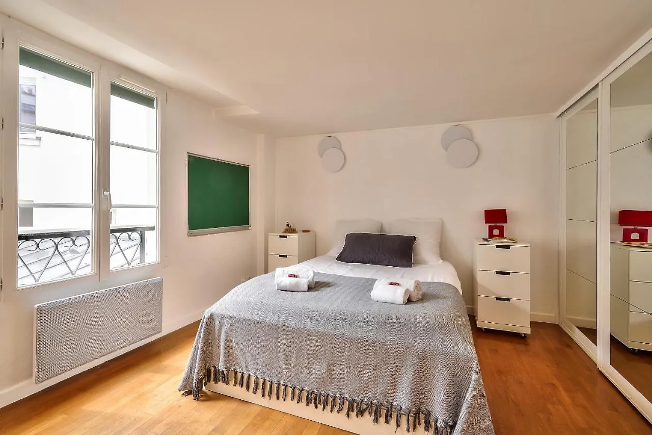 Appartamento The Perfect Parisian 2 Bdrs Flat At Le Marais  Parigi